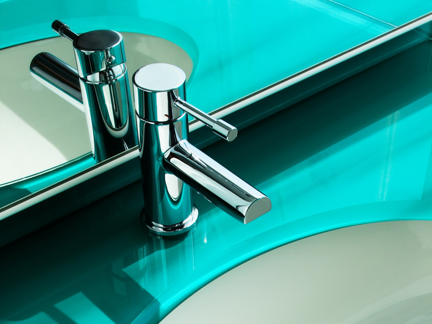 A GLIMPSE AT THE SHINY, RITZY BATHROOM OF TOMORROW